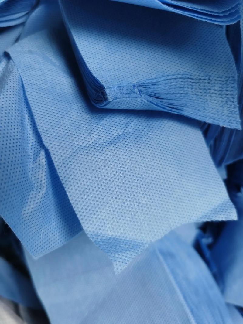 PP無紡布邊角料大量求購指南 口罩、防護(hù)服廢料回收與再利用
